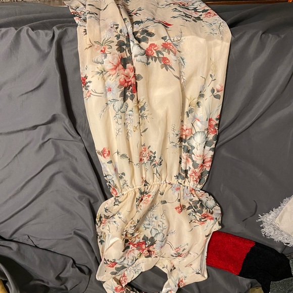 Sweaters, dresses, tanks, jackets all in good condition slightly worn - Picture 6 of 9